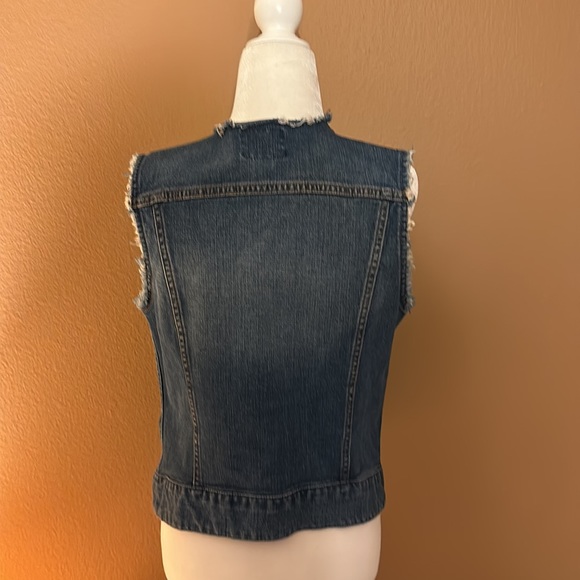 LUCKY - Picture 5 of 7